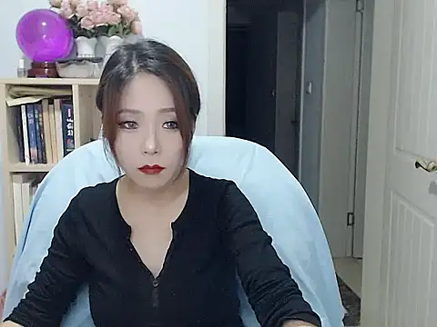 Snapshot of SuSushi728 chatting on 11, 11, 2025 SuSushi728 online show from 11, 11, 2025