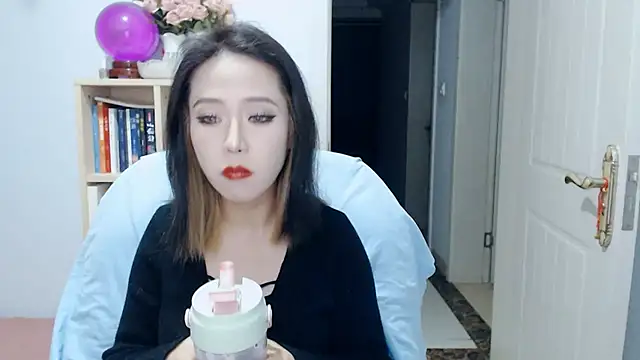 Snapshot of SuSushi728 chatting on 7, 5, 2026 SuSushi728 online show from 7, 5, 2026