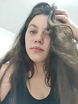 Snapshot of leeya_lee chatting on 24, 2, 2025 leeya lee online show from 24, 2, 2025