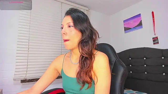 Snapshot of Selenakyle92_ chatting on 11, 9, 2025 Selenakyle92 online show from 11, 9, 2025