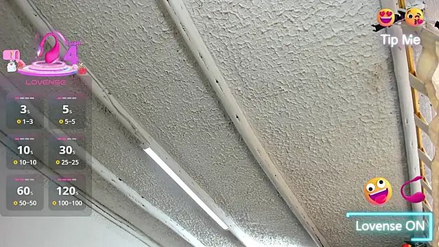 Snapshot of Selenakyle92_ chatting on 8, 10, 2025 Selenakyle92 online show from 8, 10, 2025