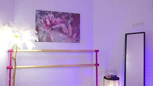 lylylovesyou online show from 3, 12, 2024