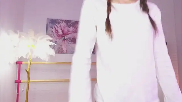 lylylovesyou online show from 23, 12, 2024