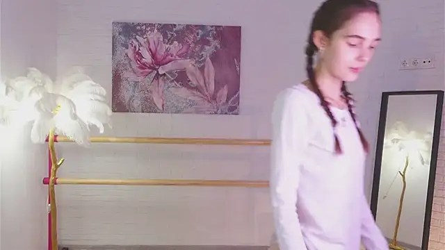 lylylovesyou online show from 11, 1, 2025