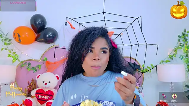 NahiaraReina online show from 30, 10, 2025