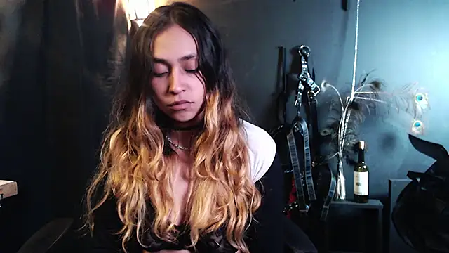 Snapshot of saba_the_courtesan chatting on 3, 10, 2025 saba the courtesan online show from 3, 10, 2025