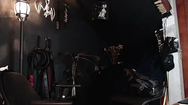 Snapshot of saba_the_courtesan chatting on 28, 10, 2025 saba the courtesan online show from 28, 10, 2025