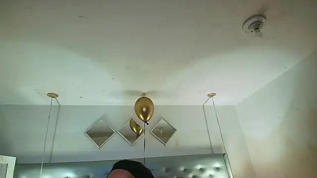 EileenBenzon online show from 7, 4, 2026