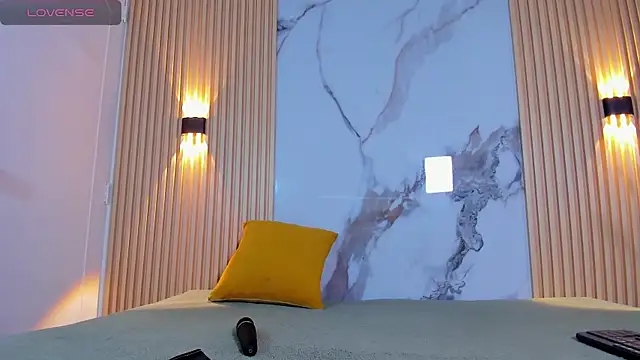 Snapshot of Lil_eva2 chatting on 14, 11, 2025 Lil eva2 online show from 14, 11, 2025