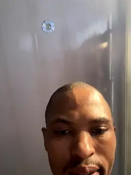 Snapshot of BlueIceCube chatting on 13, 11, 2025 BlueIceCube online show from 13, 11, 2025