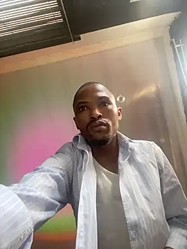 Snapshot of BlueIceCube chatting on 25, 11, 2025 BlueIceCube online show from 25, 11, 2025