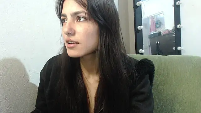 Snapshot of skinny_sweet2411 chatting on 25, 5, 2026 skinny sweet2411 online show from 25, 5, 2026