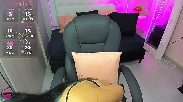 EMALINDA  HILSS online show from 12, 3, 2025