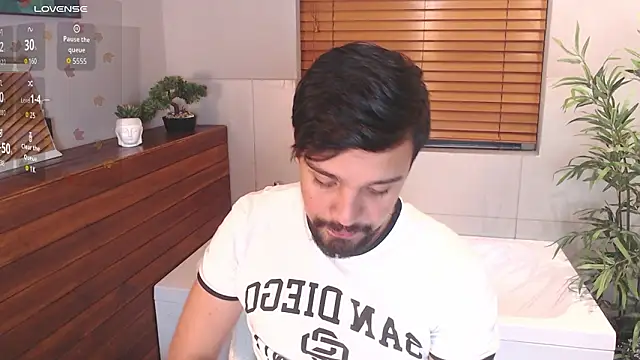 Snapshot of Edward_max chatting on 4, 2, 2026 Edward max online show from 4, 2, 2026