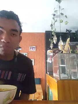 Snapshot of Reynold2608 chatting on 20, 5, 2026 Reynold2608 online show from 20, 5, 2026