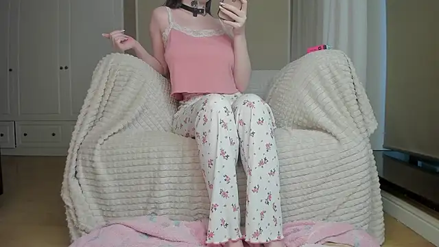 Snapshot of squ1kt chatting on 18, 12, 2025 squ1kt online show from 18, 12, 2025