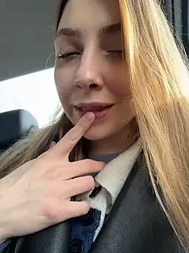 Sunny   Bunny online show from 4, 3, 2026