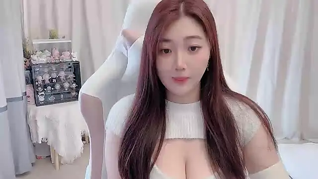 Snapshot of Stars_Elyn chatting on 18, 12, 2024 Stars Elyn online show from 18, 12, 2024