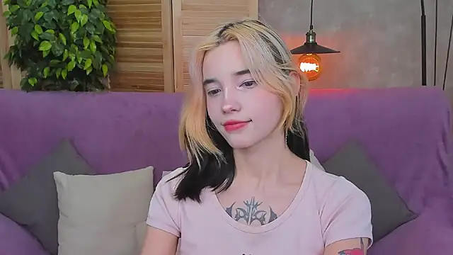 as1an girlfriend online show from 12, 1, 2025