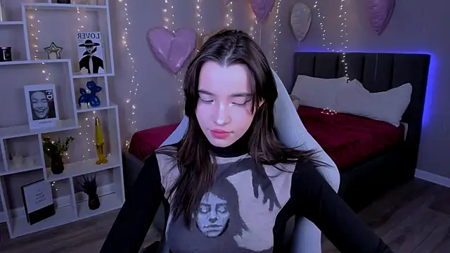 as1an girlfriend online show from 13, 3, 2026