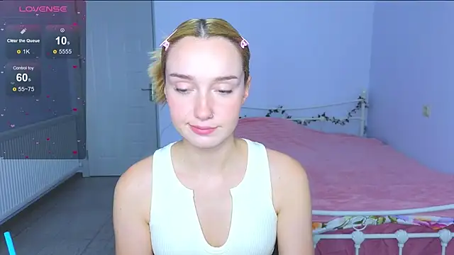 Snapshot of Wild_Sophie_ chatting on 26, 9, 2025 Wild Sophie online show from 26, 9, 2025