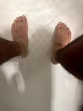 Snapshot of SensualG300 chatting on 16, 11, 2025 SensualG300 online show from 16, 11, 2025