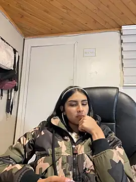 Snapshot of Hilary_pinkk chatting on 31, 10, 2025 Hilary pinkk online show from 31, 10, 2025