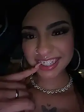 Hilary pinkk online show from 11, 4, 2026