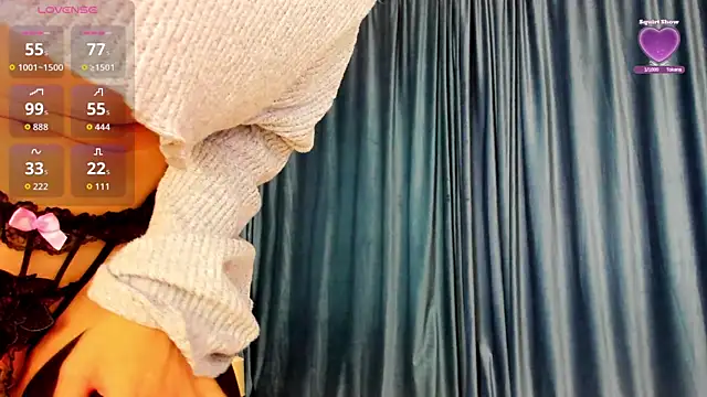 Snapshot of LaurynCopper chatting on 10, 10, 2025 LaurynCopper online show from 10, 10, 2025