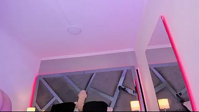 AmberiniHoffman online show from 20, 2, 2025