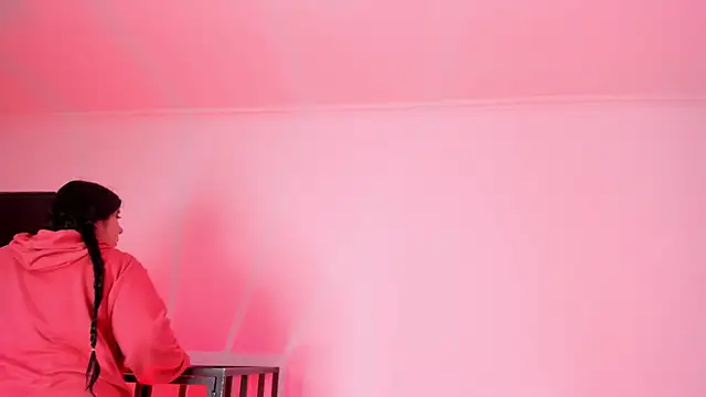 AmberiniHoffman online show from 4, 2, 2026