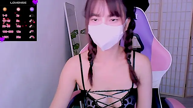 Snapshot of desiregirl69 chatting on 3, 3, 2025 desiregirl69 online show from 3, 3, 2025