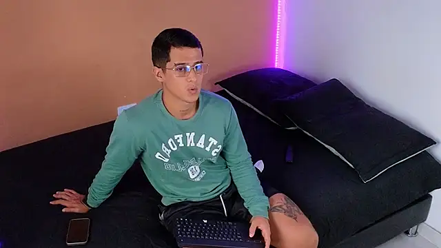 Snapshot of hot69temptation_ chatting on 16, 12, 2024 hot69temptation online show from 16, 12, 2024