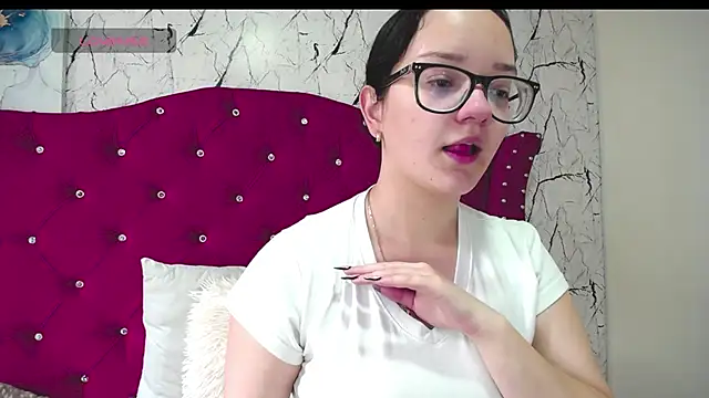 Snapshot of charlotte1-ls chatting on 4, 12, 2024 charlotte1-ls online show from 4, 12, 2024
