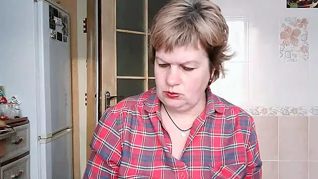 Snapshot of Ettie_Tonia chatting on 1, 3, 2025 Ettie Tonia online show from 1, 3, 2025