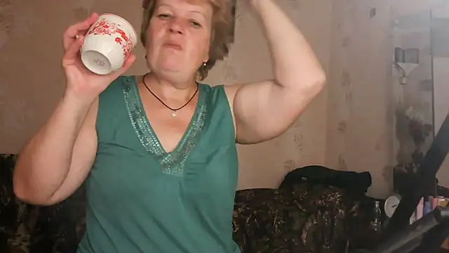 Snapshot of Ettie_Tonia chatting on 10, 10, 2025 Ettie Tonia online show from 10, 10, 2025