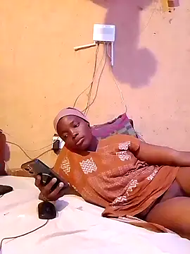 QUEEN-NAIMA online show from 2, 11, 2025