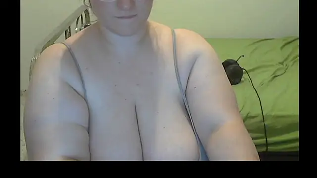 Snapshot of Maebi chatting on 16, 7, 2026 Maebi online show from 16, 7, 2026