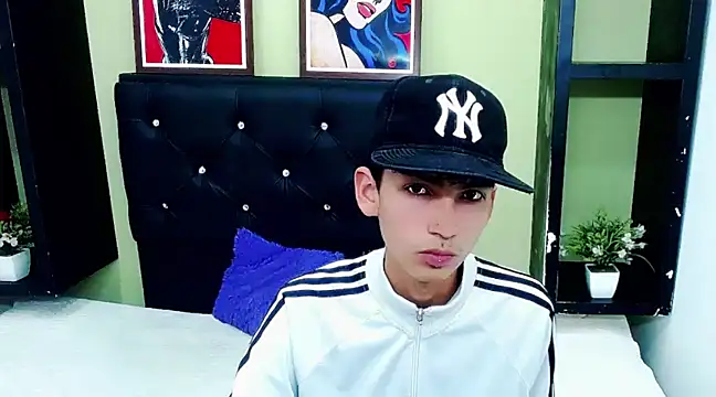 Snapshot of ttimy_x_boy chatting on 27, 12, 2024 ttimy x boy online show from 27, 12, 2024