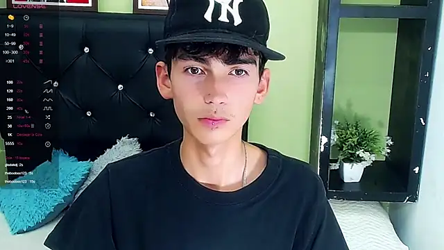 Snapshot of ttimy_x_boy chatting on 10, 1, 2025 ttimy x boy online show from 10, 1, 2025