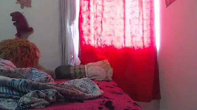 Snapshot of lorenitha_20 chatting on 12, 10, 2025 lorenitha 20 online show from 12, 10, 2025
