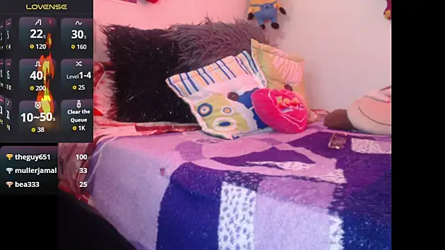 Snapshot of lorenitha_20 chatting on 30, 10, 2025 lorenitha 20 online show from 30, 10, 2025