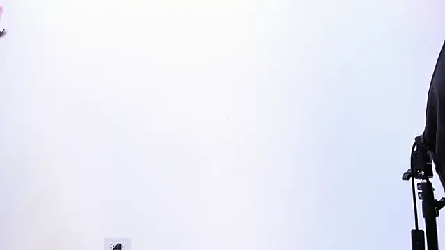 Snapshot of Brittany_cute18 chatting on 24, 10, 2025 Brittany cute18 online show from 24, 10, 2025