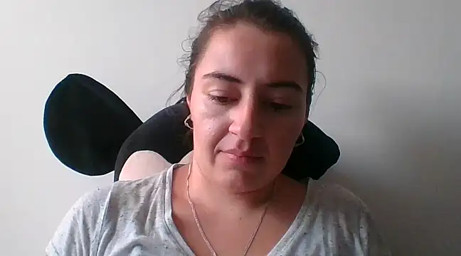  karlie kloss  online show from 4, 12, 2024