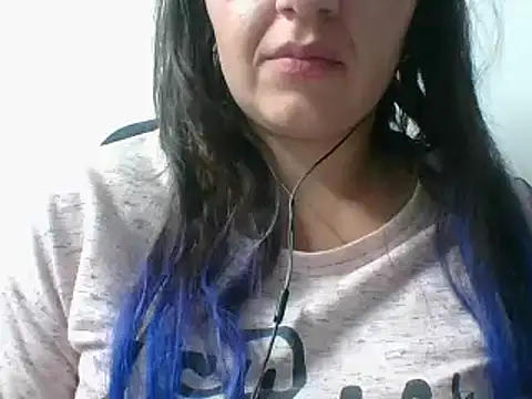  karlie kloss  online show from 16, 1, 2025