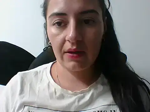  karlie kloss  online show from 4, 2, 2025