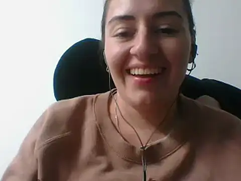  karlie kloss  online show from 6, 2, 2025