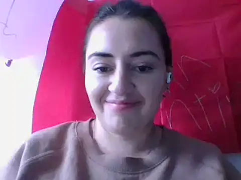  karlie kloss  online show from 24, 2, 2025