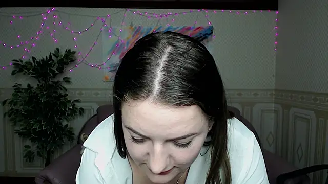 Snapshot of Helen_Elliot chatting on 19, 12, 2024 Helen Elliot online show from 19, 12, 2024