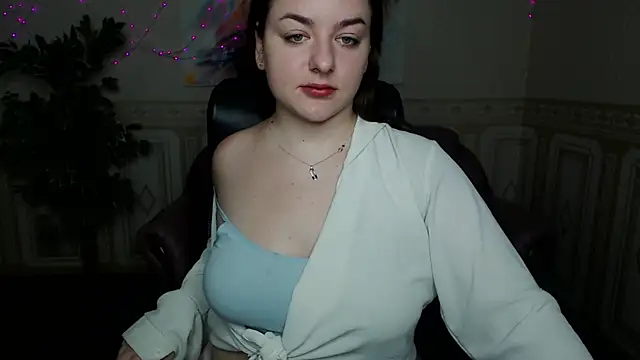 Snapshot of Helen_Elliot chatting on 20, 12, 2024 Helen Elliot online show from 20, 12, 2024